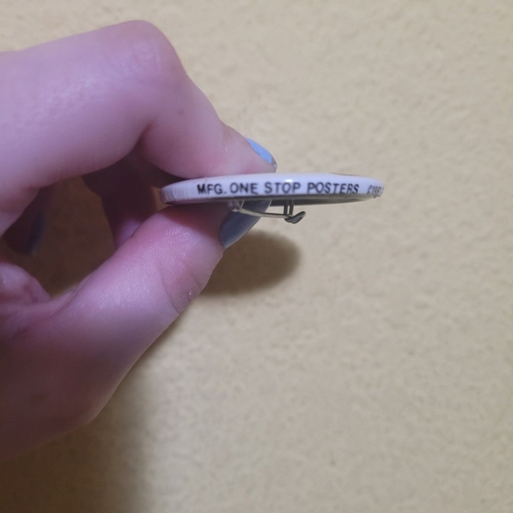 1987 Walt Disney pin with mickey mouse